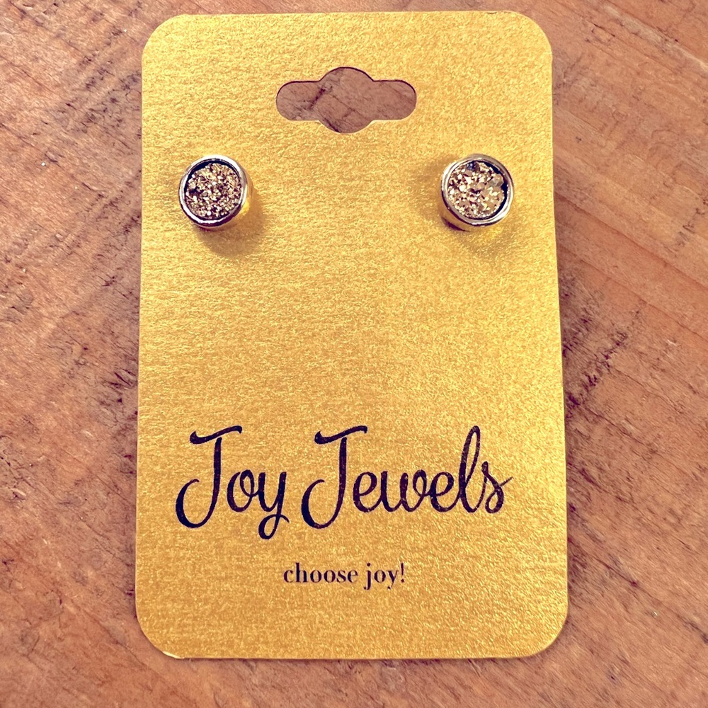 Gold round drusy stud earrings